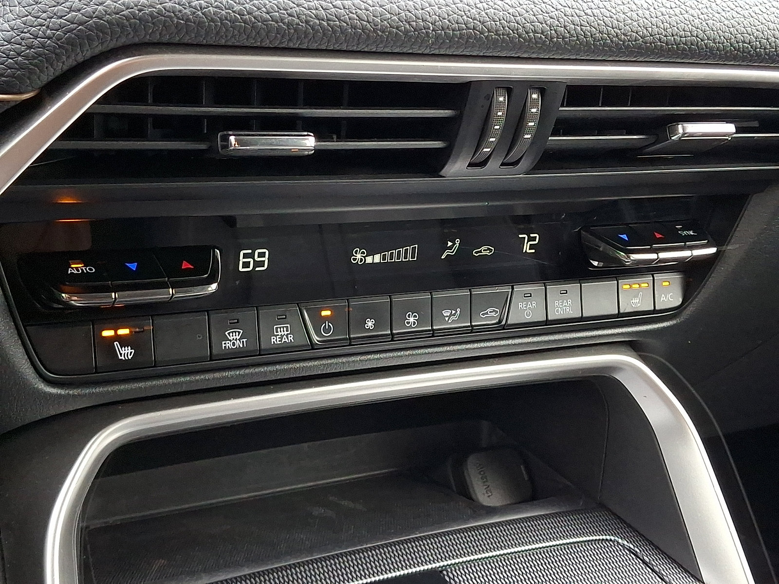 Certified 2024 MAZDA CX-90 3.3 Turbo w/ Preferred Package AWD/4WD image 19