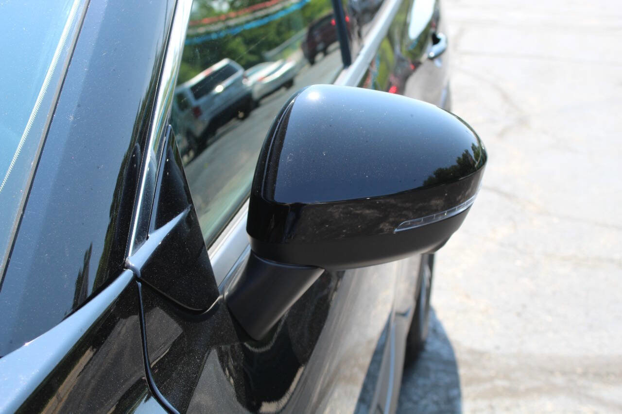 Used 2021 Nissan Rogue SV image 8