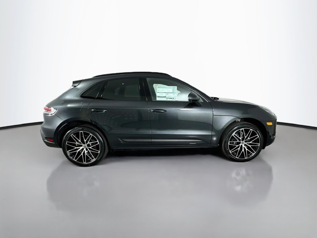 Certified 2026 Porsche Macan AWD/4WD image 32