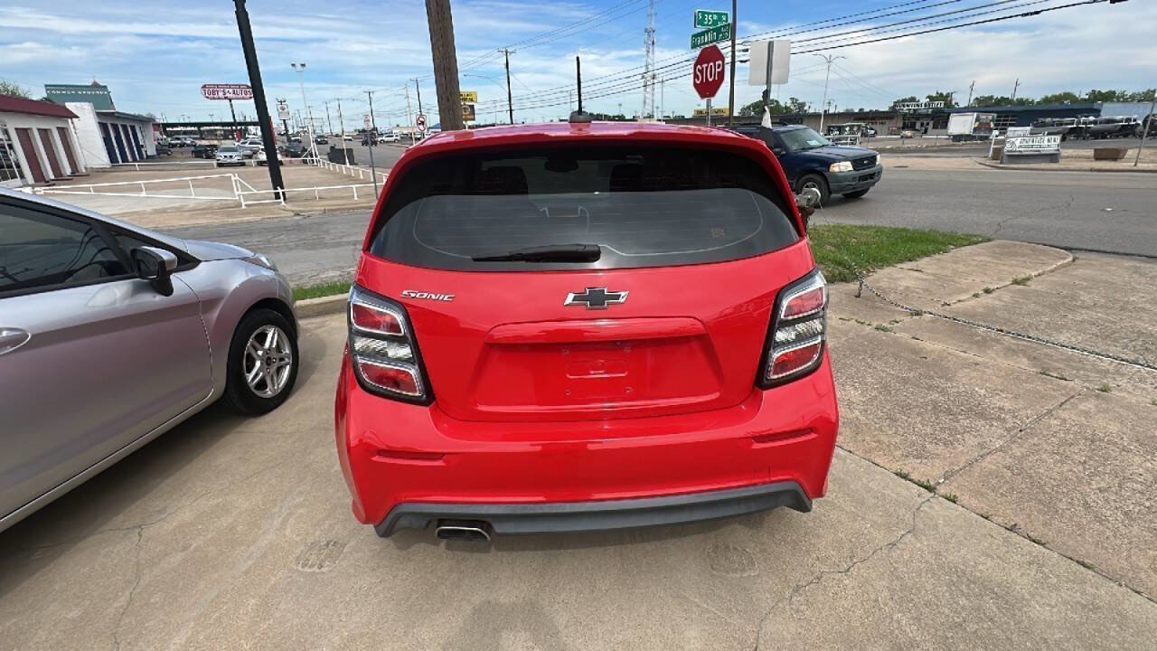 Used 2018 Chevrolet Sonic LT image 4