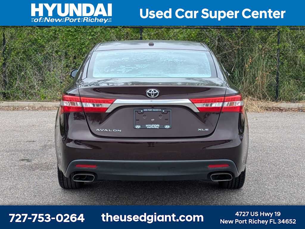 Used 2015 Toyota Avalon XLE Touring FWD image 4