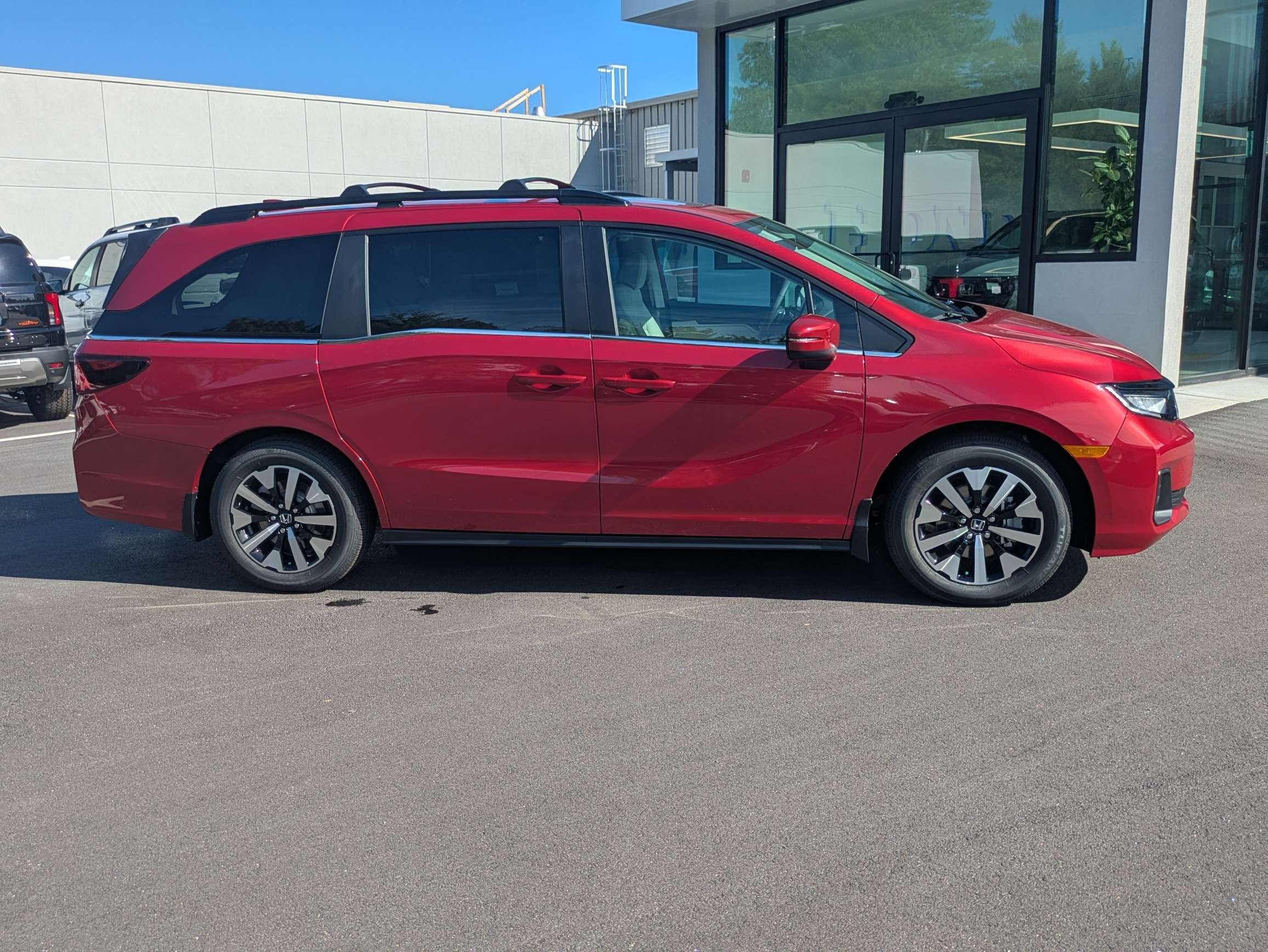 New 2027 Honda Odyssey EX-L image 3