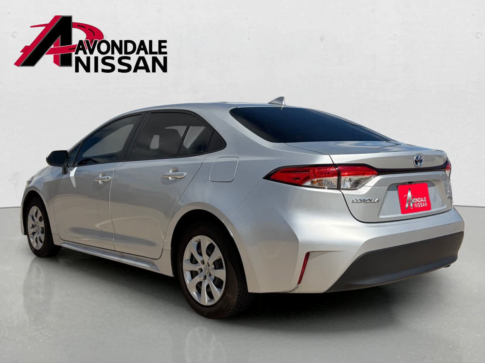 Used 2025 Toyota Corolla LE w/ Convenience Package FWD image 4