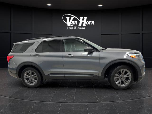 Used 2021 Ford Explorer XLT w/ XLT Sport Appearance Package image 2