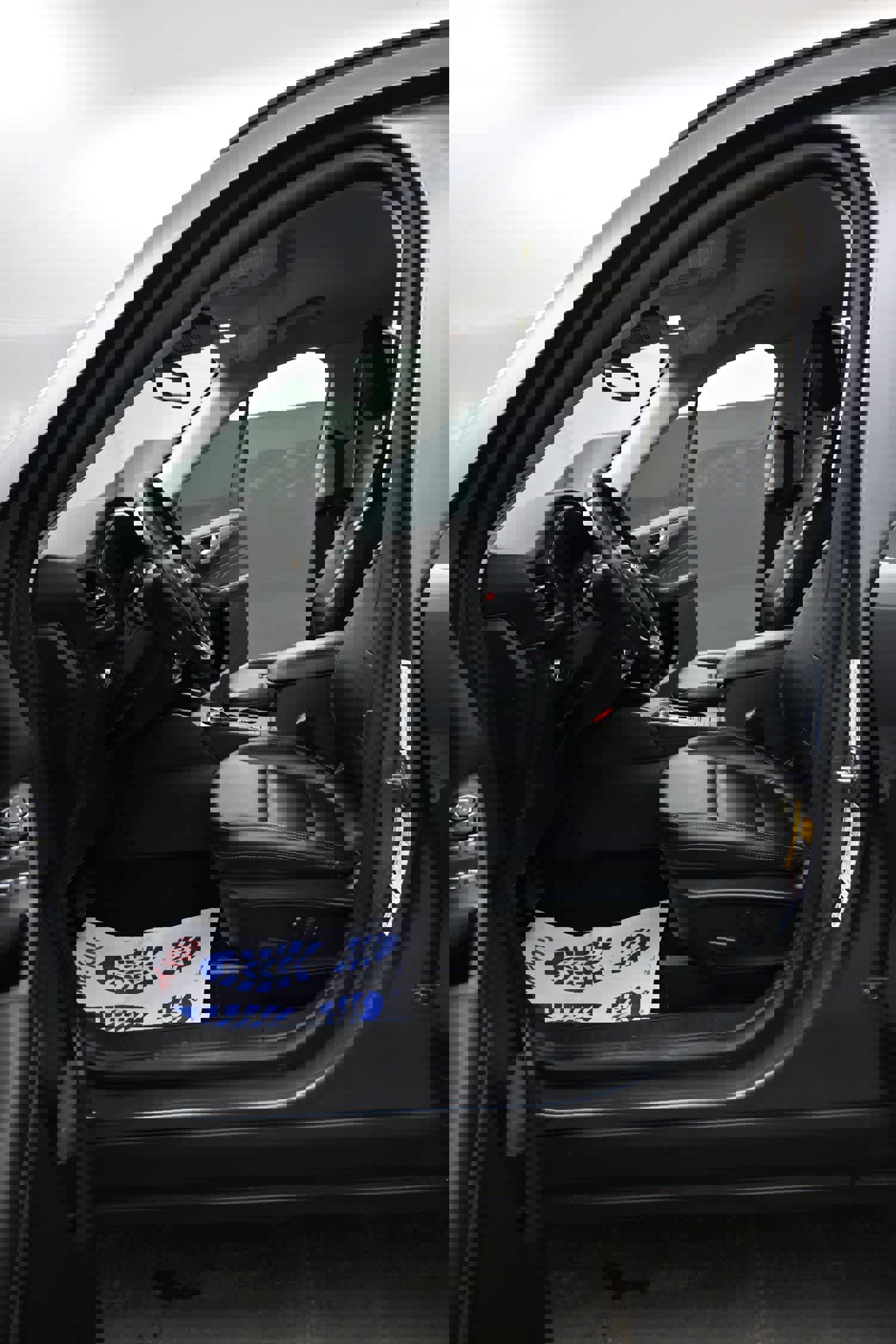 Used 2021 Ford Escape Titanium image 14