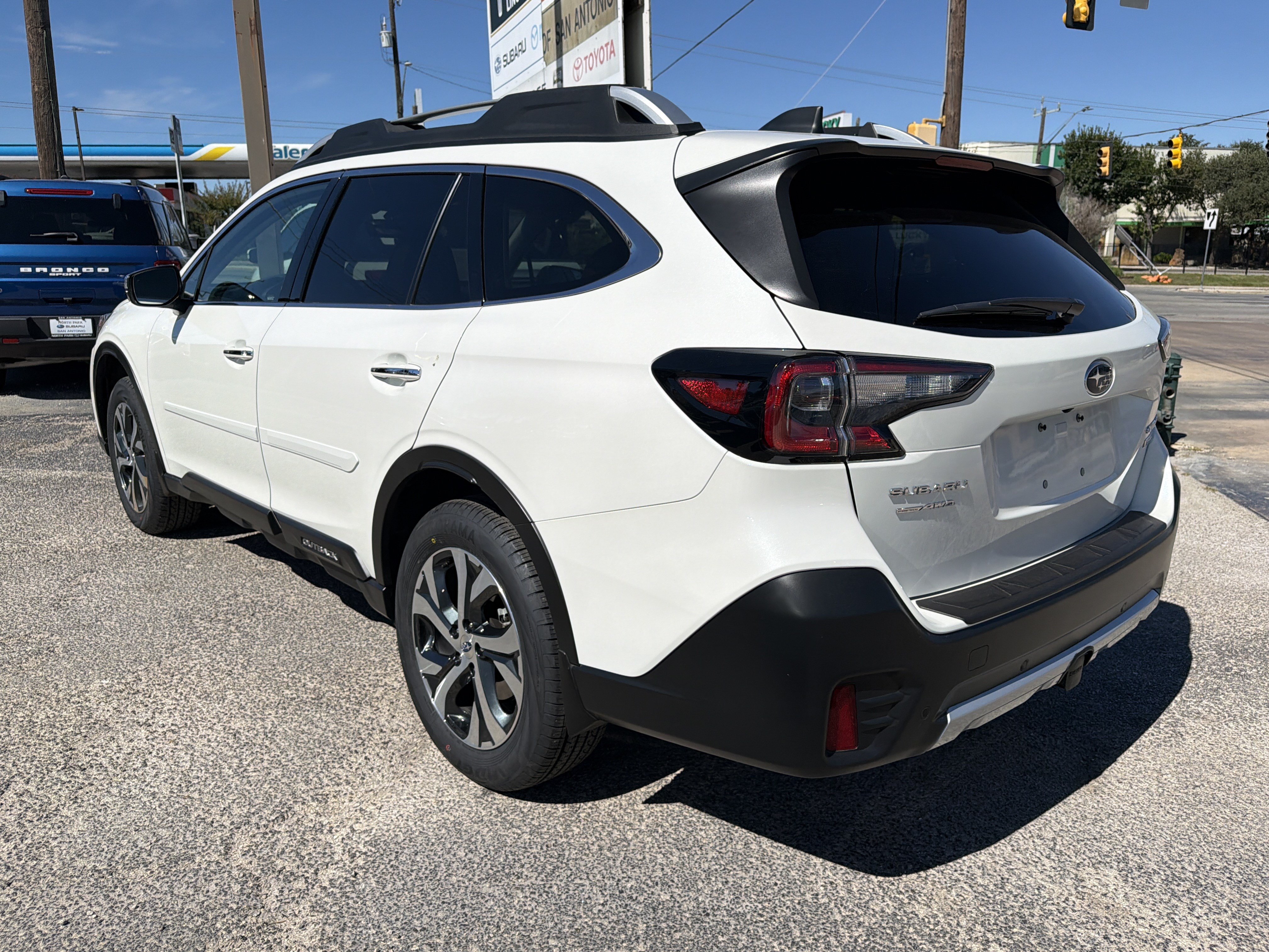 Certified 2021 Subaru Outback Touring AWD/4WD image 5