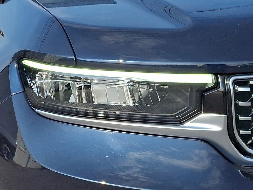 Used 2023 Jeep Grand Cherokee L Summit w/ Luxury Tech Group V image 12