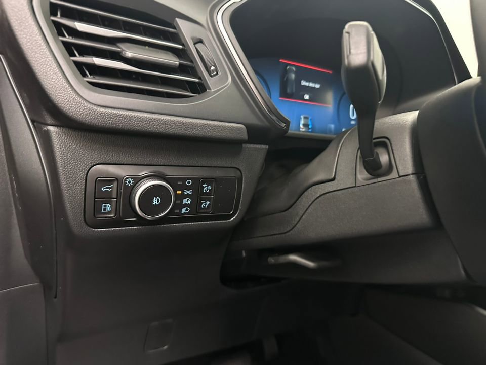 New 2025 Ford Escape SE w/ PHEV Premium Package FWD image 32