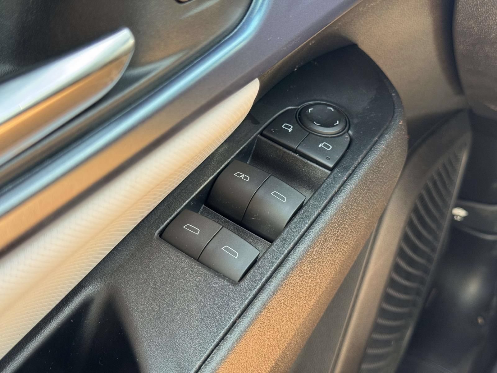 New 2026 Chevrolet Equinox EV LT AWD/4WD image 17