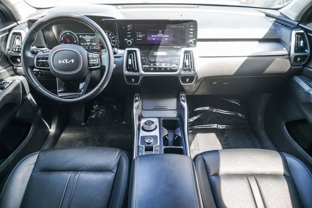 Certified 2023 Kia Sorento EX w/ Panoramic Sunroof Package FWD image 11