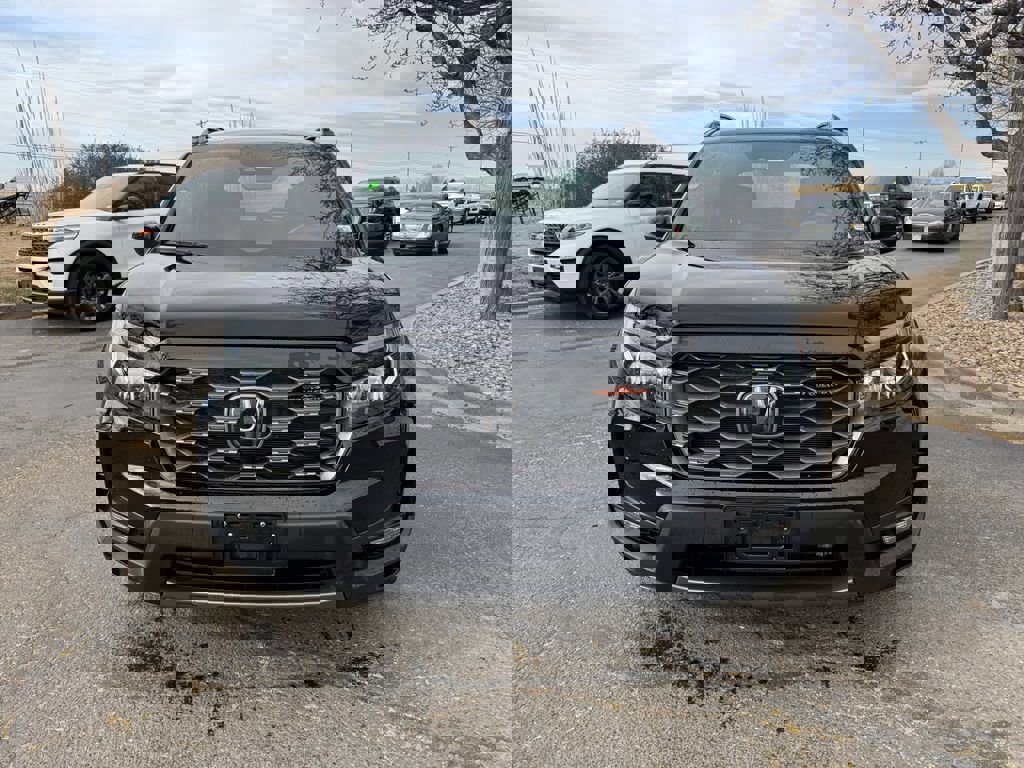 Used 2022 Honda Passport TrailSport image 2