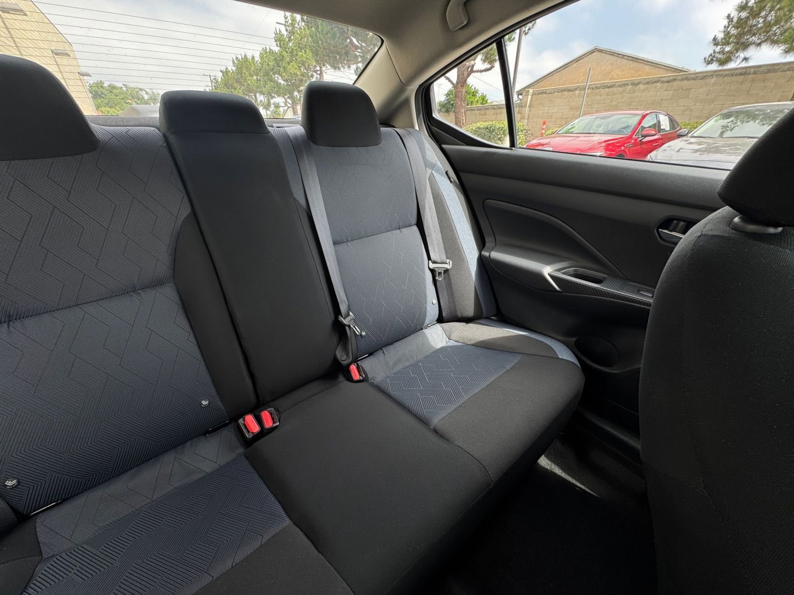 Used 2025 Nissan Versa SV FWD image 36