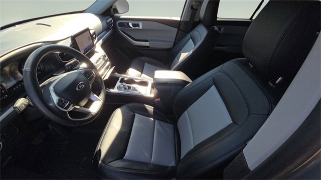 Used 2022 Ford Explorer XLT w/ Equipment Group 202A image 18