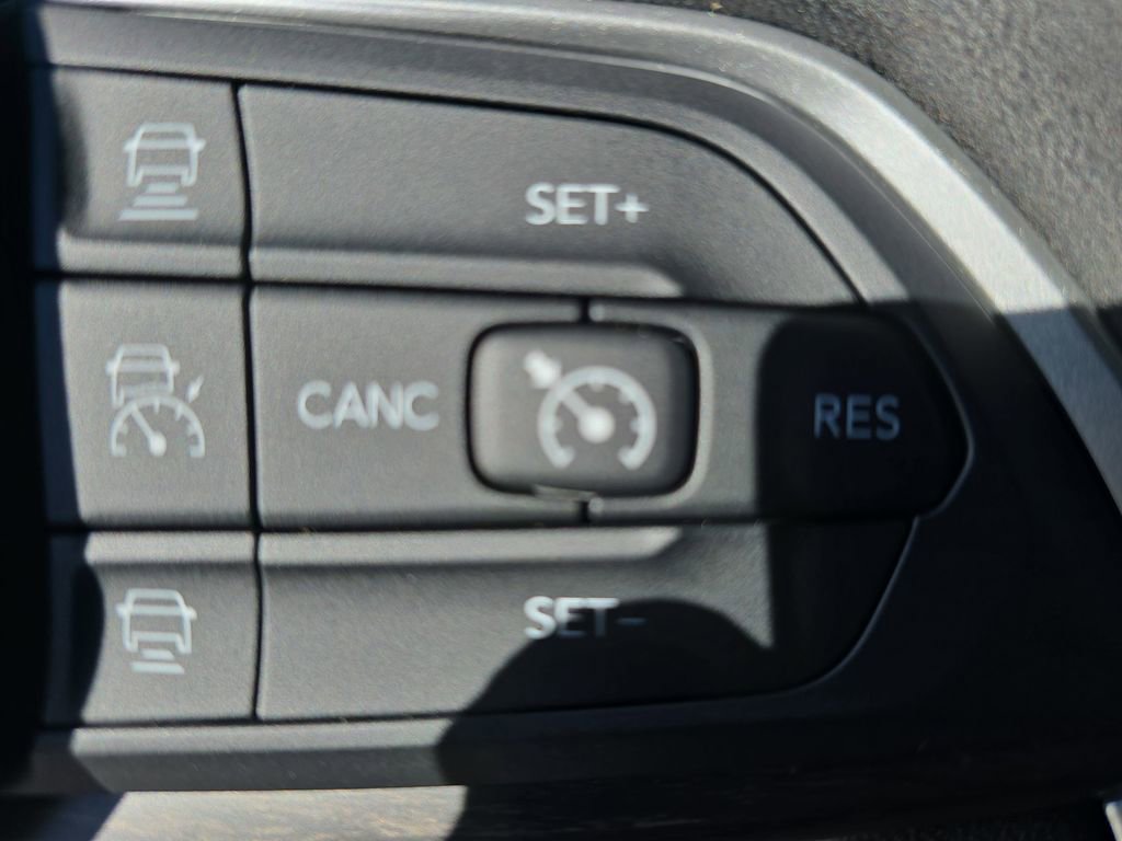 New 2025 Jeep Grand Cherokee L Limited w/ Luxury Tech Group II image 19