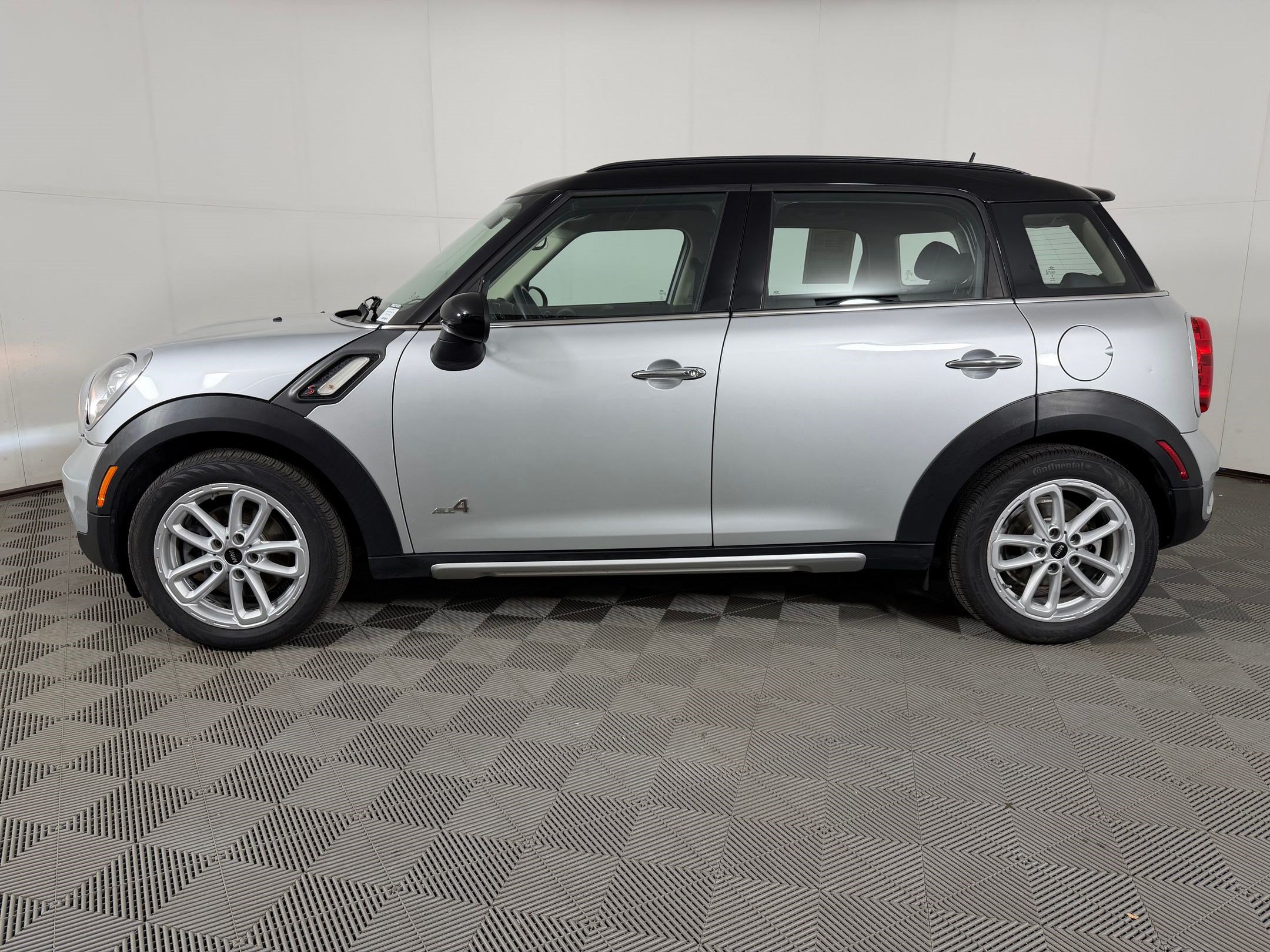 Used 2016 MINI Cooper Countryman S AWD/4WD image 2