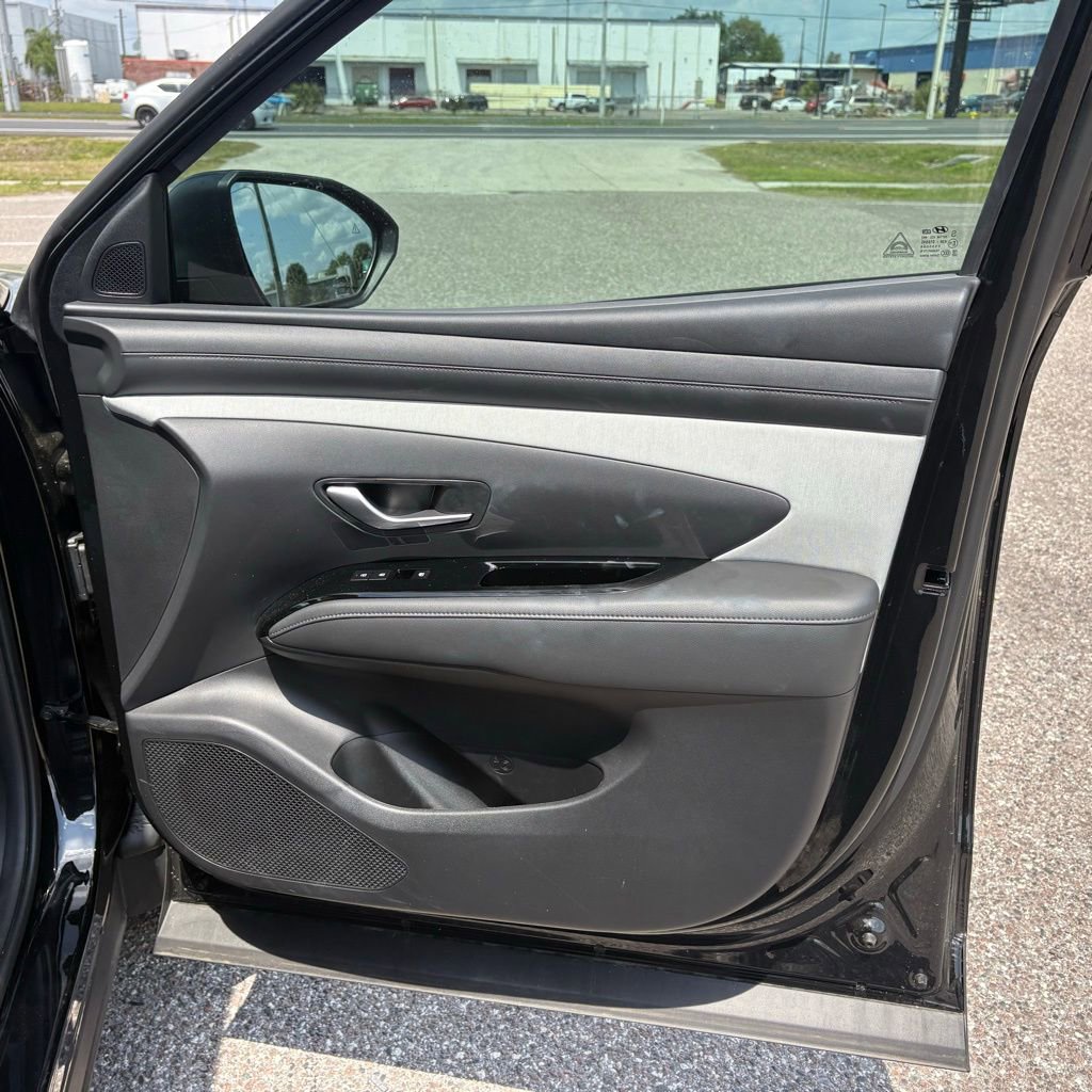 Certified 2025 Hyundai Santa Cruz SEL image 18