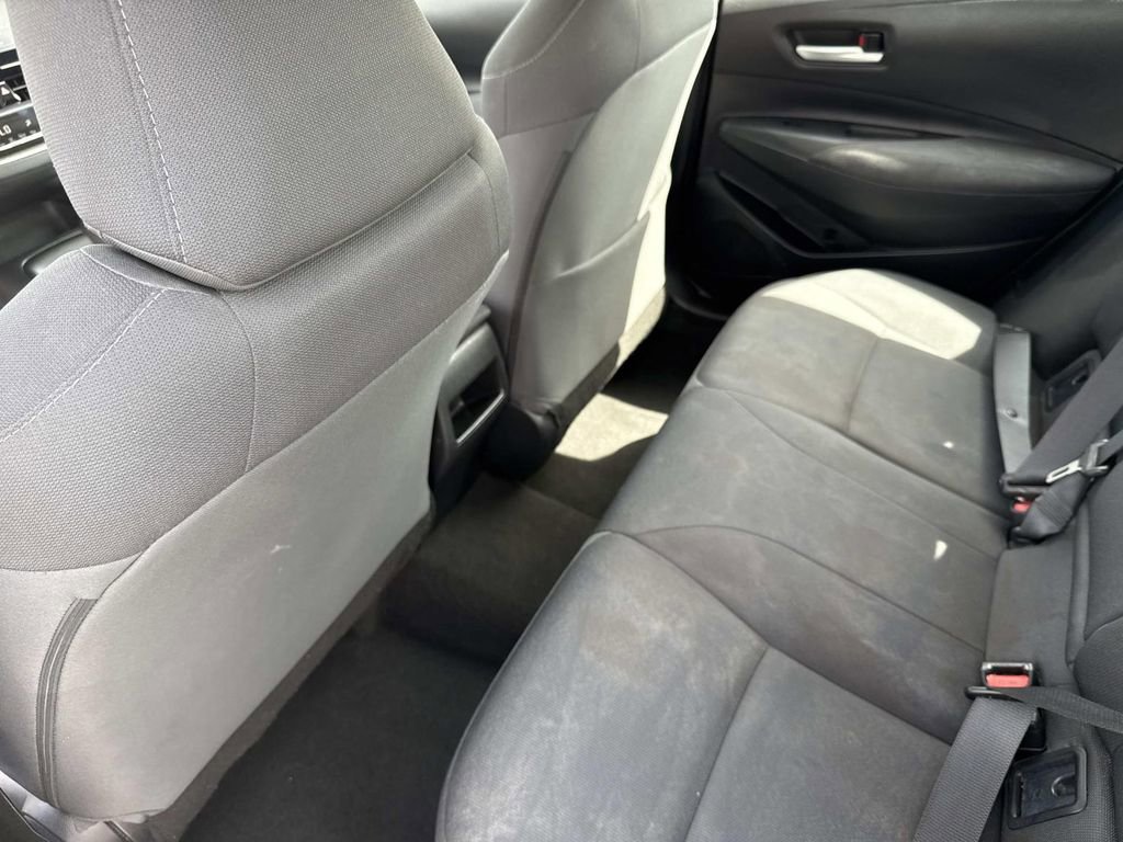 Used 2021 Toyota Corolla LE image 12