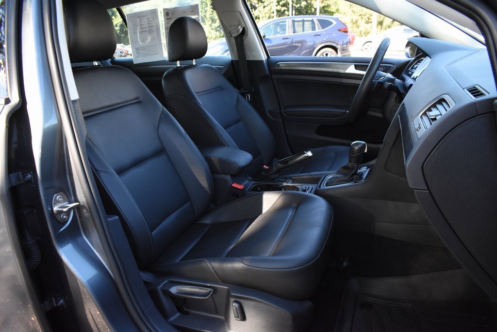 Used 2021 Volkswagen Golf 4-Door image 26