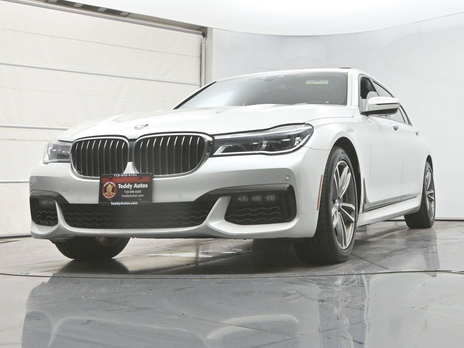 Used 2019 BMW 750i xDrive w/ M Sport Package AWD/4WD image 29