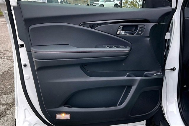 New 2026 Honda Ridgeline Black Edition image 13