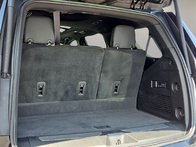 Used 2021 Chevrolet Tahoe High Country AWD/4WD image 11