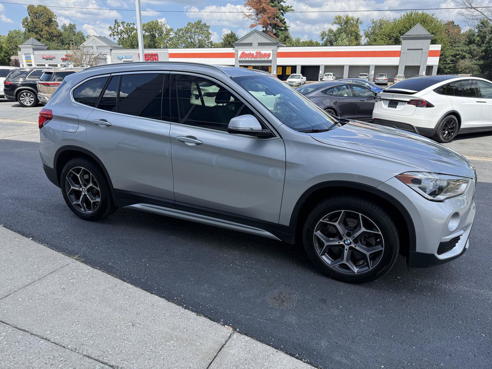Used 2018 BMW X1 xDrive28i w/ Premium Package AWD/4WD image 5