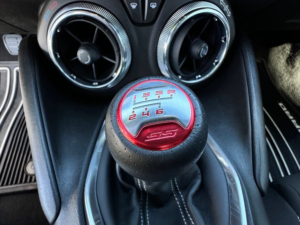Used 2018 Chevrolet Camaro SS RWD image 28