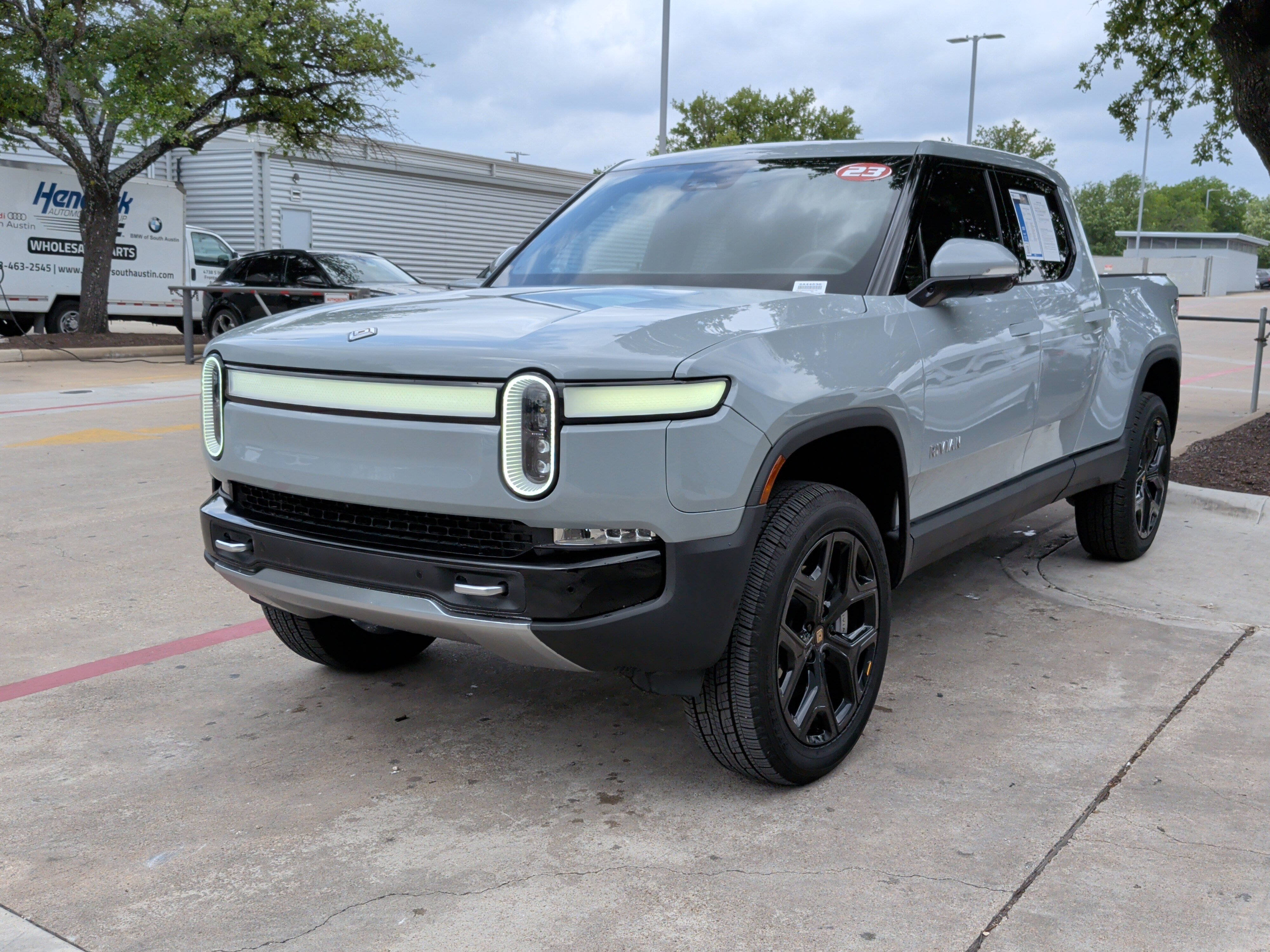 Used 2023 Rivian R1T Adventure image 5
