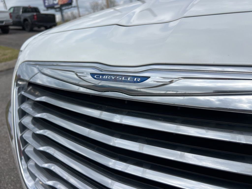 Used 2012 Chrysler 300 Limited image 11