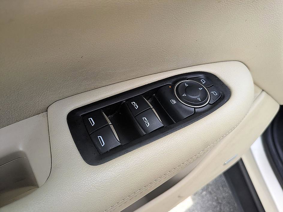 Used 2017 Cadillac XT5 FWD image 15