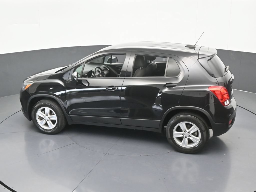 Used 2022 Chevrolet Trax LS w/ Tint and Cruise Package AWD/4WD image 41