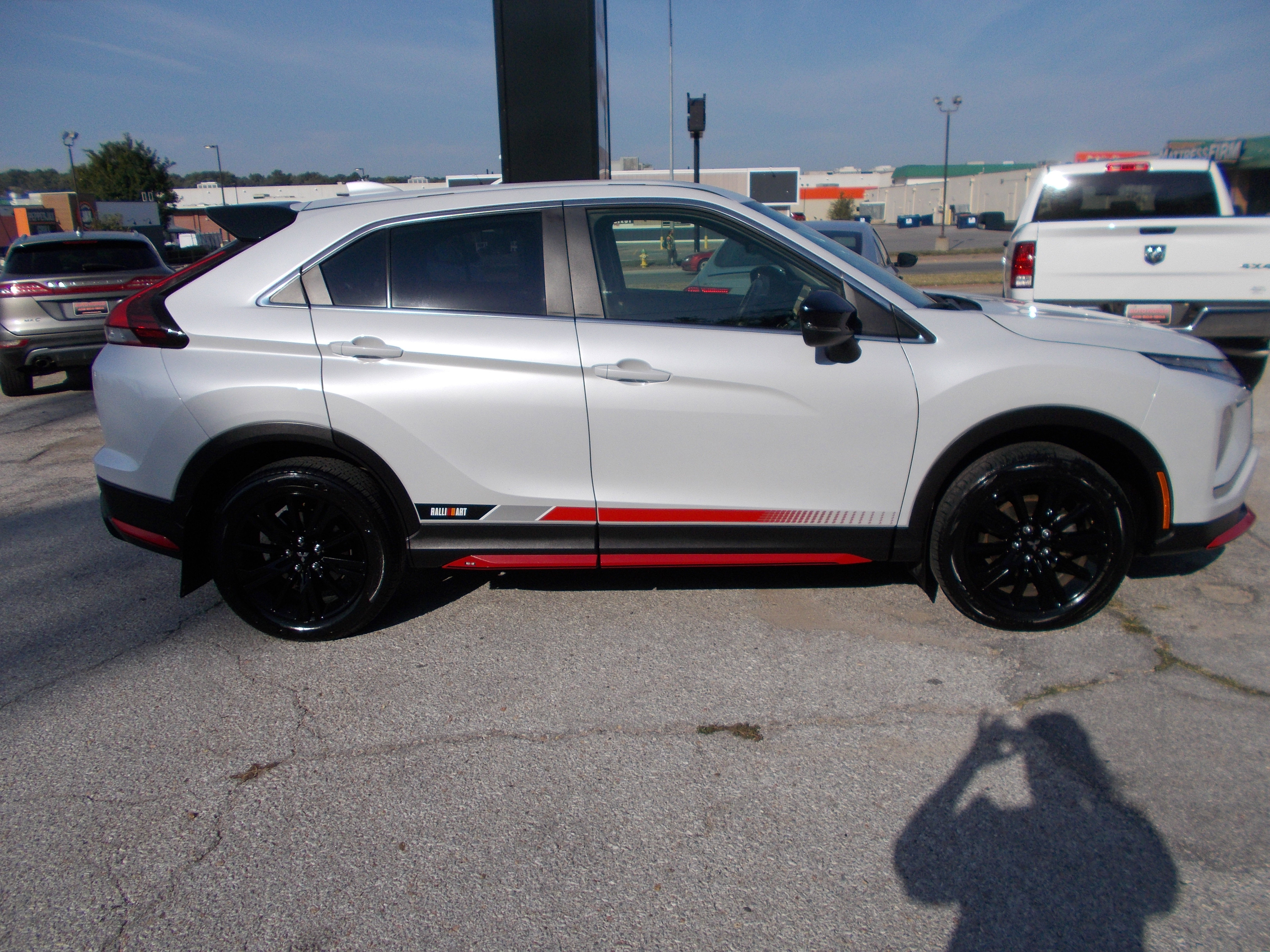 Used 2023 Mitsubishi Eclipse Cross LE image 2