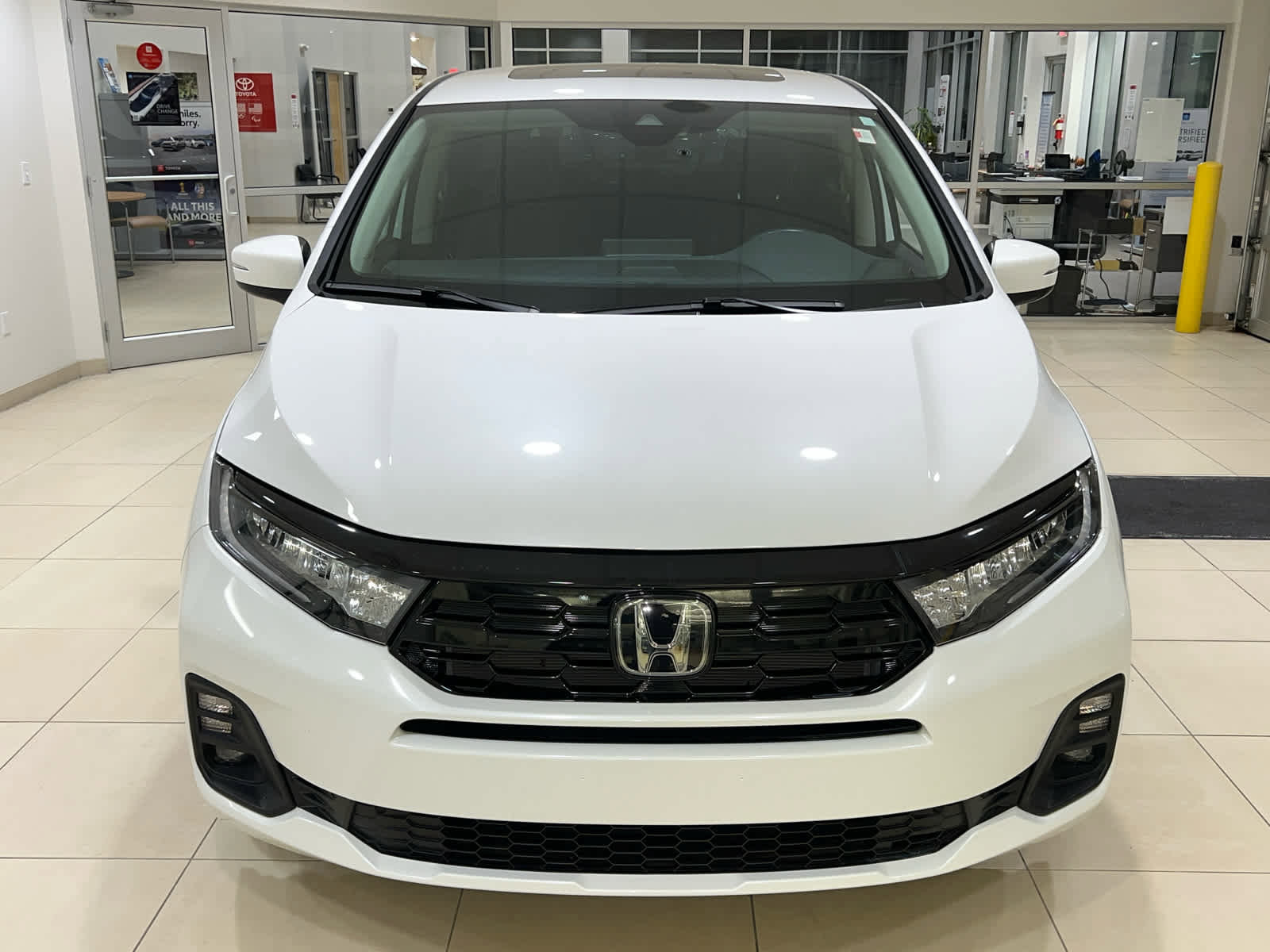 Certified 2025 Honda Odyssey Touring image 3