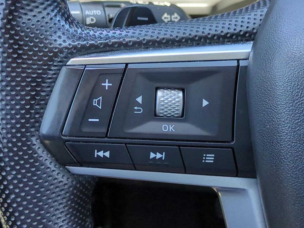 Used 2023 Mitsubishi Outlander SE image 13