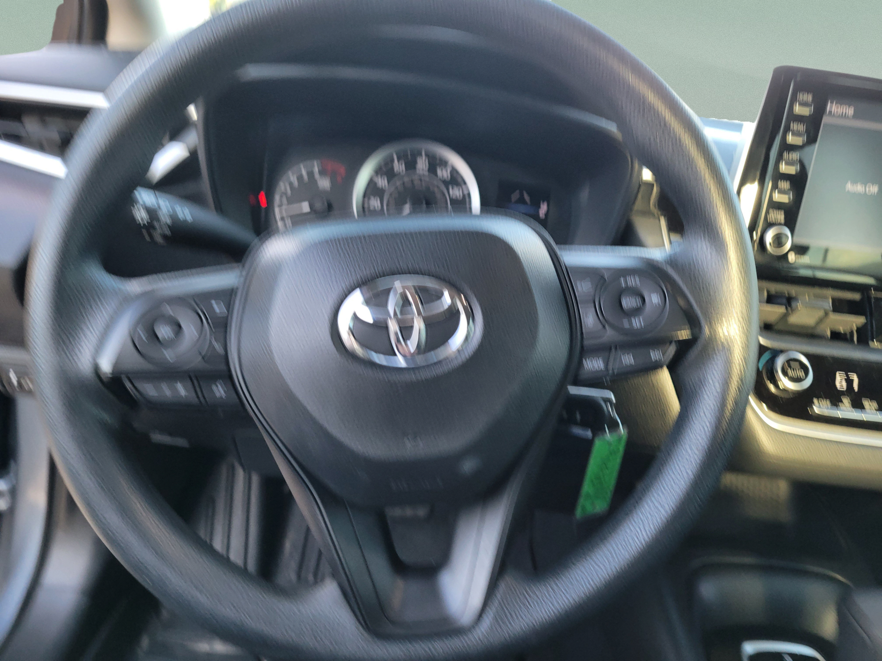 Used 2021 Toyota Corolla LE FWD image 16