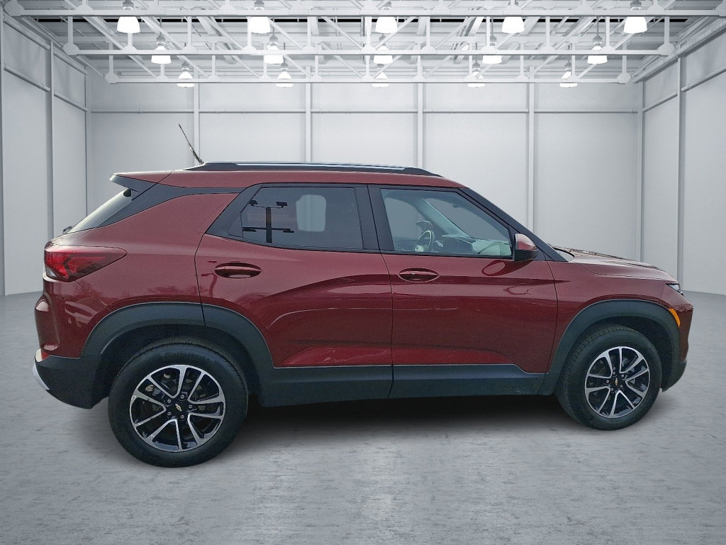 Used 2025 Chevrolet TrailBlazer LT image 6