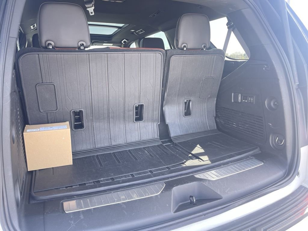 Used 2023 GMC Yukon Denali Ultimate image 6