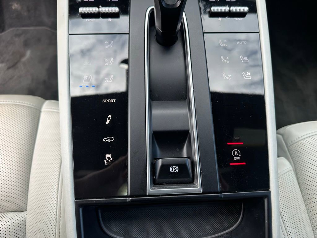 Certified 2023 Porsche Macan S image 28