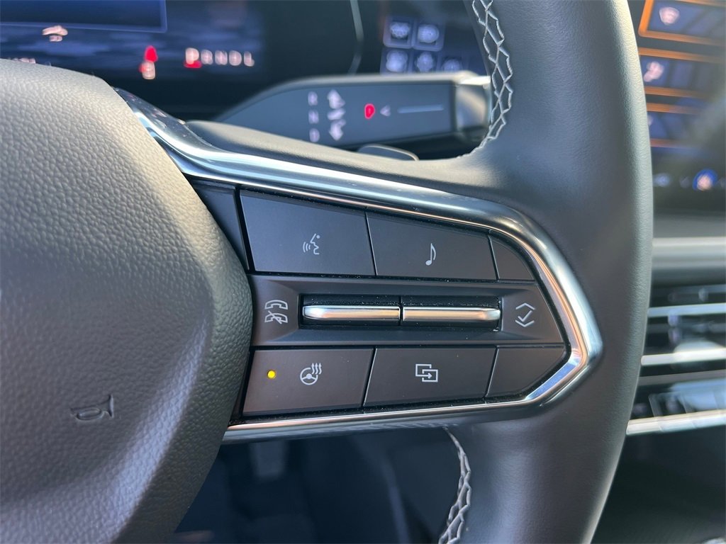 Used 2024 Chevrolet Traverse LT image 19