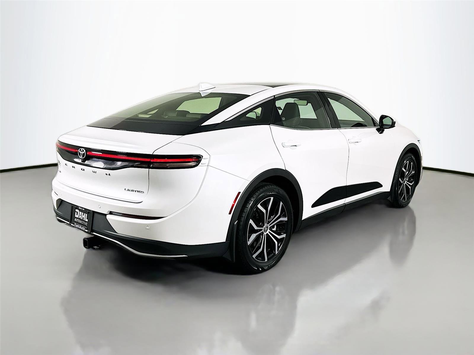 Certified 2023 Toyota Crown Limited image 13