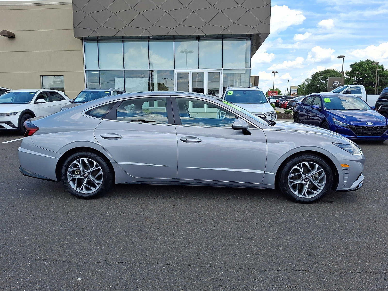 Certified 2023 Hyundai Sonata SEL w/ Cargo Package FWD image 7
