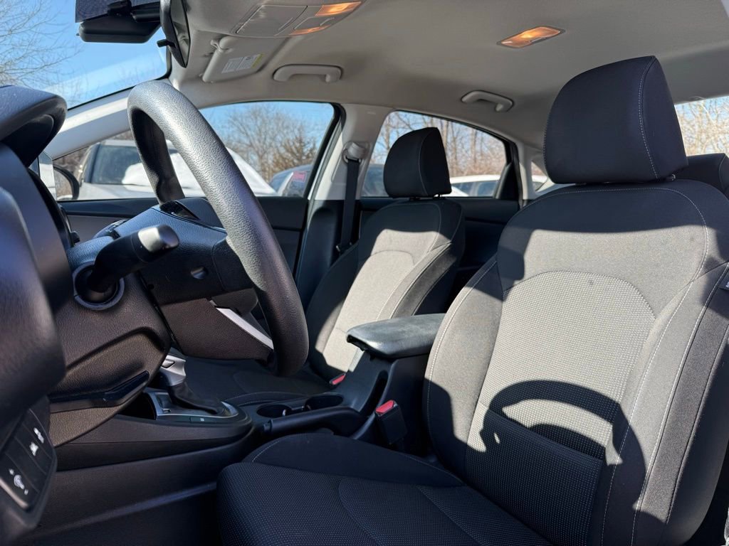 Used 2021 Kia Forte LXS image 7