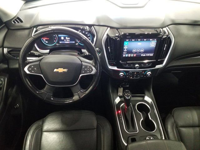 Used 2020 Chevrolet Traverse LT w/ LT Premium Package AWD/4WD image 3