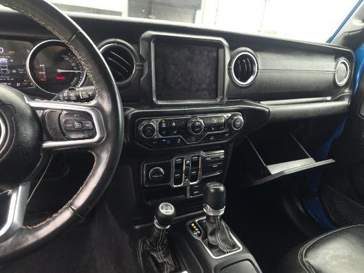 Used 2023 Jeep Wrangler Unlimited Sahara w/ Cold Weather Group AWD/4WD image 3