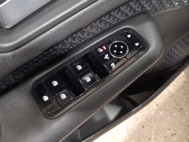 Used 2024 Nissan Ariya AWD image 11