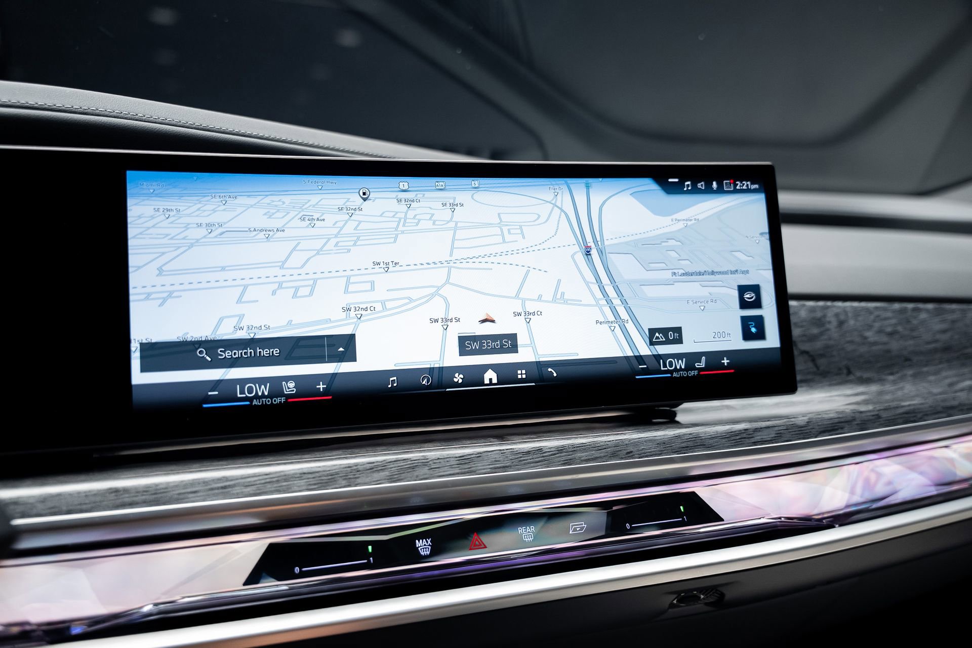 Used 2024 BMW i7 xDrive60 image 48