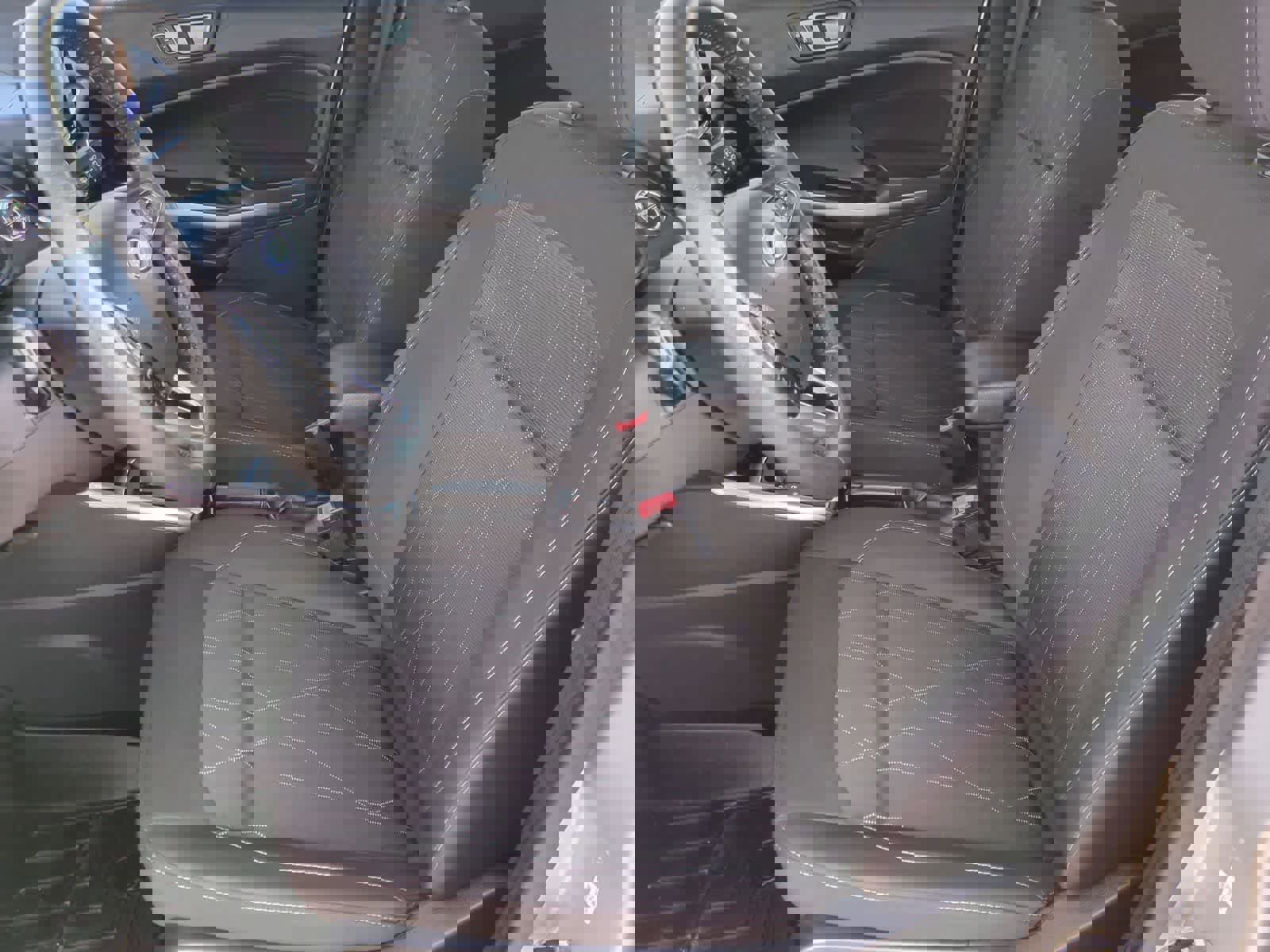 Used 2020 Ford EcoSport SE w/ SE Convenience Package image 16