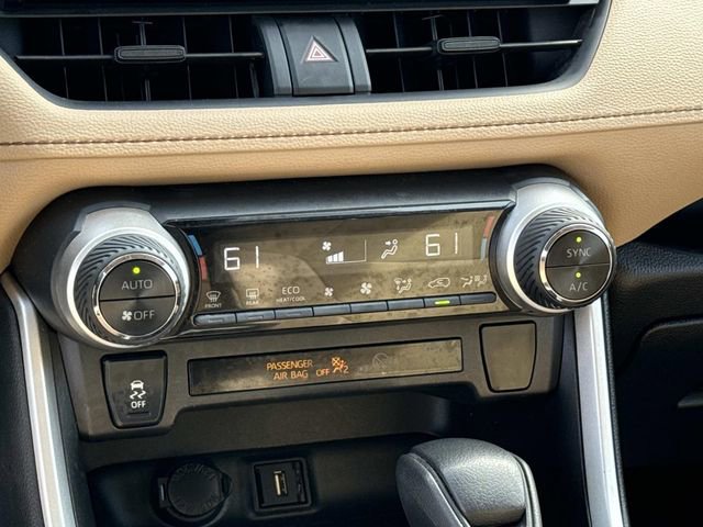 Used 2021 Toyota RAV4 LE image 21