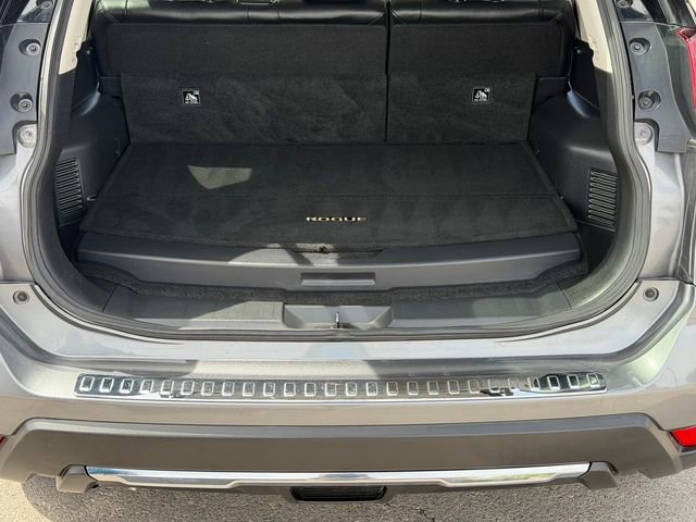 Used 2017 Nissan Rogue SL image 4