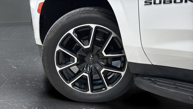 Used 2022 Chevrolet Suburban RST w/ Luxury Package AWD/4WD image 40